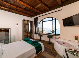 Kemì Luxury Suites, hotel a Vietri