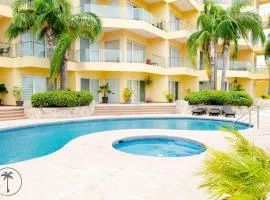 Spacious Apartment with Pool Facing the Ocean in Mazatlán - Marina