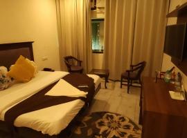 Hotel Bliss Stay, hotel with jacuzzis in Chandīgarh