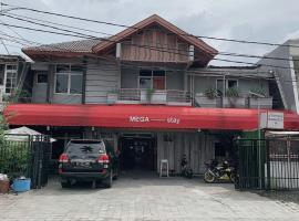 Mega Stay near Mall Kelapa Gading, hotel u četvrti Kelapa Gading, Džakarta