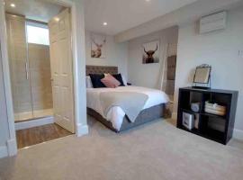 Lovely Bakewell apartment, cheap hotel in Bakewell