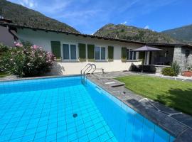 Casa Medusa - con piscina, a 2 minuti dalla stazione, дом для отпуска в городе Verscio
