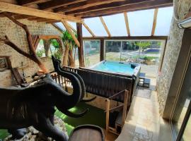 gîte des 2 Lions, hotel a Murs-et-Gélignieux