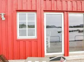 3 Bedroom Cozy Home In Sjernarøy