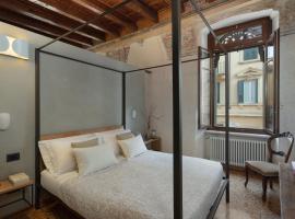 Residenza Roccamaggiore, hotel cerca de Romeo's House, Verona