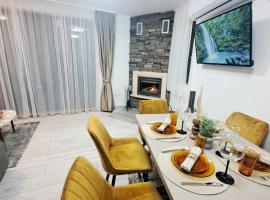 Very cozy and comfort house in top location, hotel u gradu Bansko