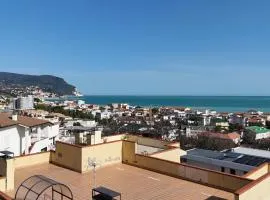 M324 - Marcelli, delizioso trilocale con terrazzo panoramico