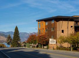 Chelan Resort Suites, hotel com jacuzzi em Chelan