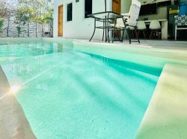 Ola Azul Monterrico, apartamento de playa completamente equipado y con piscina privada., khách sạn ở Monterrico