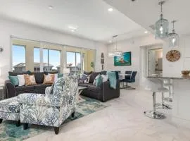Castaway in Margaritaville! Modern, Beachy Condo overlooking pool!