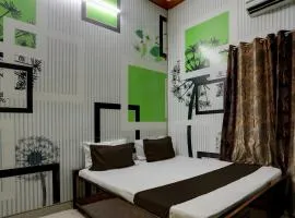 OYO Home 82227 Malik Hotel