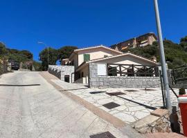 Villetta con vista mare e parcheggio, cottage in Giglio Castello