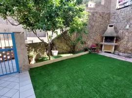 Appartamento con doppio giardino vicino al centro