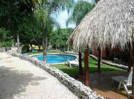 Centric, clean, safe, with pool & monkey visitors