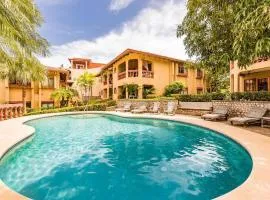 Light & Breezy Beach Side Condo!