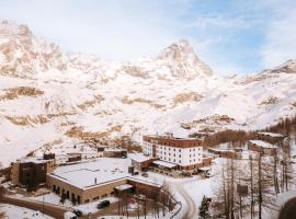 Valtur Cervinia Cristallo Ski Resort: Breuil-Cervinia'da bir otel