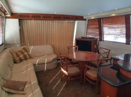 Top Luxury Exclusive Fully air conditioned 3bdr Yacht, paatelamu Eilatis