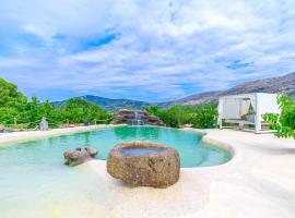 Glamping El Jardín De Las Delizias Valle Del Jerte, מלון בCasas del Castañar