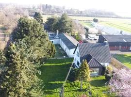 Hübsches Cottage in ehemaliger Gärtnerei, vikendica u gradu Merbuš