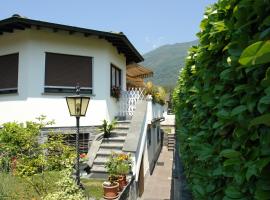 Ferienwohnung Casa Azalea, hótel í Losone