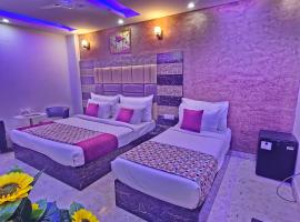 Hotel AMADA Infinity Near Delhi Airport By LA CASA, hotel din South West, New Delhi