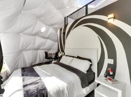 Unique Escapes - 007 Geodome, luxury tent in Monticello