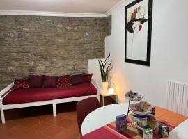 Domus Isidis room camera singola con cucina, apartamento em Benevento