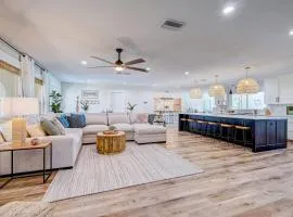 NEW! Cortez Cabana! Canal front home with heated pool & boat dock!