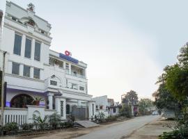 OYO Flagship 63319 Hotel Corinthian، فندق في Rudrapur