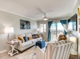 Bright Gulf Shores Condo with Pool and Beach Access!, apartment in Gulf Highlands