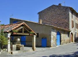 Maison de village centre Quinson, tradicionalna kućica u gradu 'Quinson'