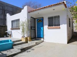 Casa completa a 5 minutos de la playa en Crucecita Huatulco, feriebolig i Santa Cruz Huatulco