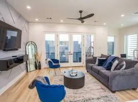 Stylish 3 Story Townhouse near East Downtown