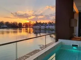 Laguna Oceanview Apartment with Lake View