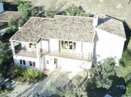 Manosque: Maison en Provence avec superbe vue、マノスクのホテル