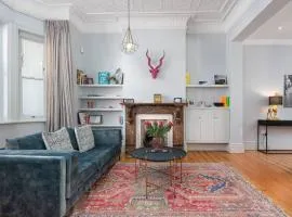 Victorian Townhouse with Table Mountain Views