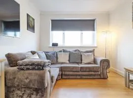 Lavish Rayleigh Apartment - LMV Property