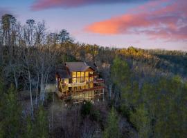 Thunder Mountain by AvantStay Views Hot Tub, loma-asunto kohteessa Pittman Center