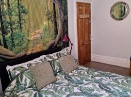 Todmorden Bed & Breakfast - The Toothless Mog โรงแรมราคาถูกในWalsden