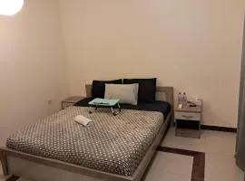 Top House Zayed Airport - With Free Taxi