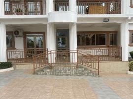 My5 Hotel, hótel í Kumasi