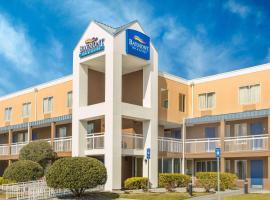 Baymont by Wyndham Savannah Midtown、サバンナのホテル