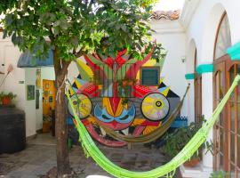 Casa Blanca Hostel, hotell i Tarija