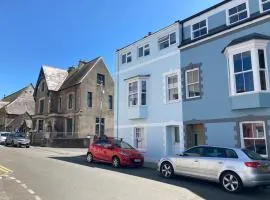 Tenby Heights, 5 en-suites, Parking & Garden