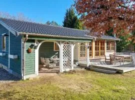 2 Bedroom Nice Home In Tyringe