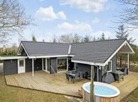 Lovely Home In Hadsund With Kitchen
