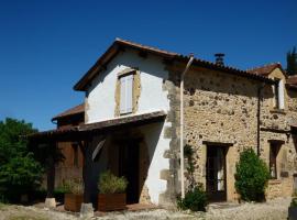 Les gîtes du Bouillatou - Le Cèdre, hotell i Bouillac