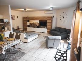 Bory Apartman, zárt udvari parkolás, holiday rental sa Székesfehérvár