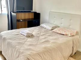 Apartamento inteiro 2 quartos com piscina Balneário Camboriú，坎布里烏的公寓