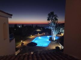 Sunset & Seaview at Tala Avli, apartment in Tala
